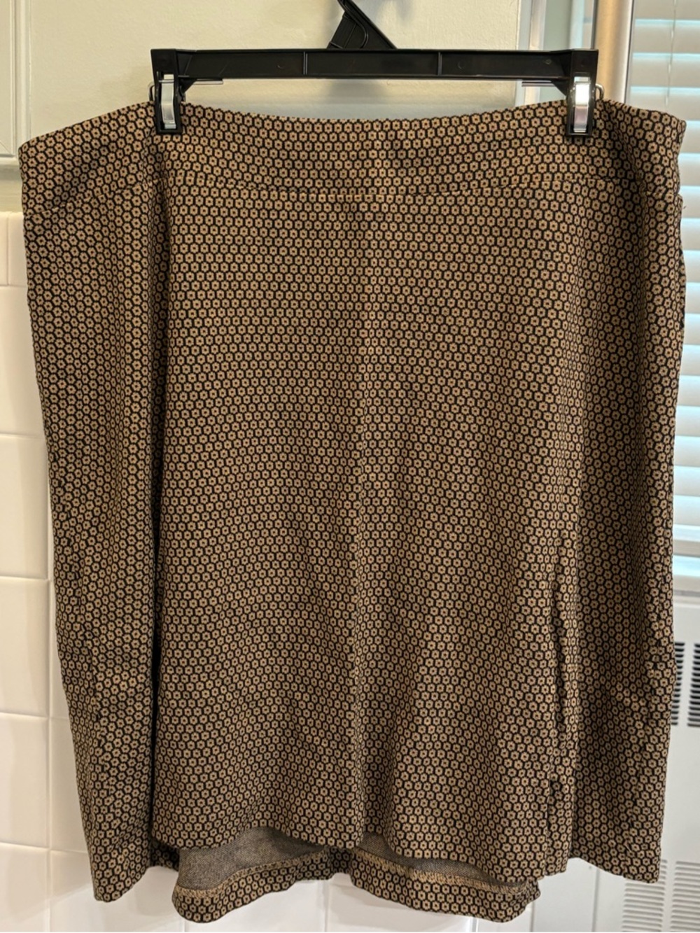 J. Jill Ponte Knit skirt Petite Large in Black and Brown Geometric